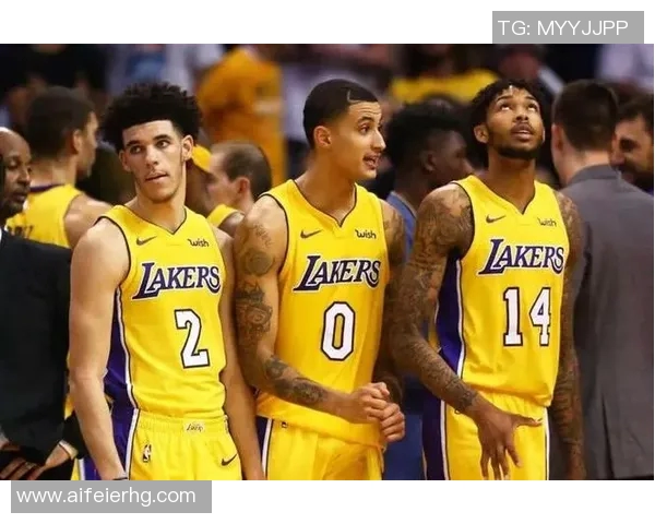 湖人队与热火队激战正酣谁能在这场对决中笑到最后