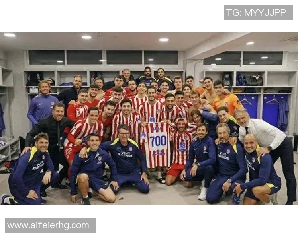 利物浦与马竞激战正酣解说员带你领略足球盛宴的精彩瞬间